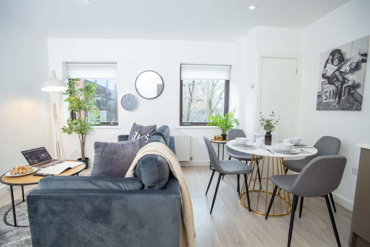 Pembroke House Apartments Exeter For Families Business Relocation Free Parking Esterno foto