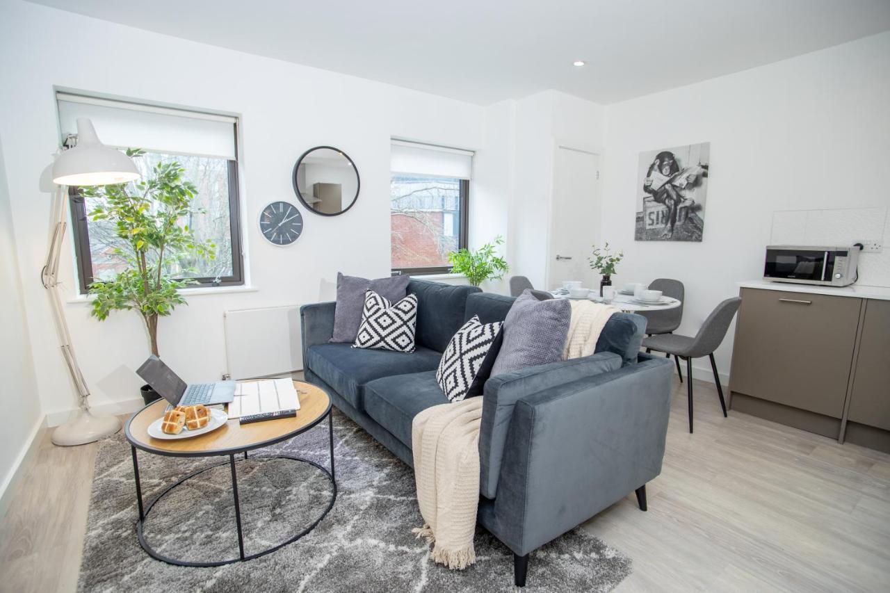 Pembroke House Apartments Exeter For Families Business Relocation Free Parking Esterno foto