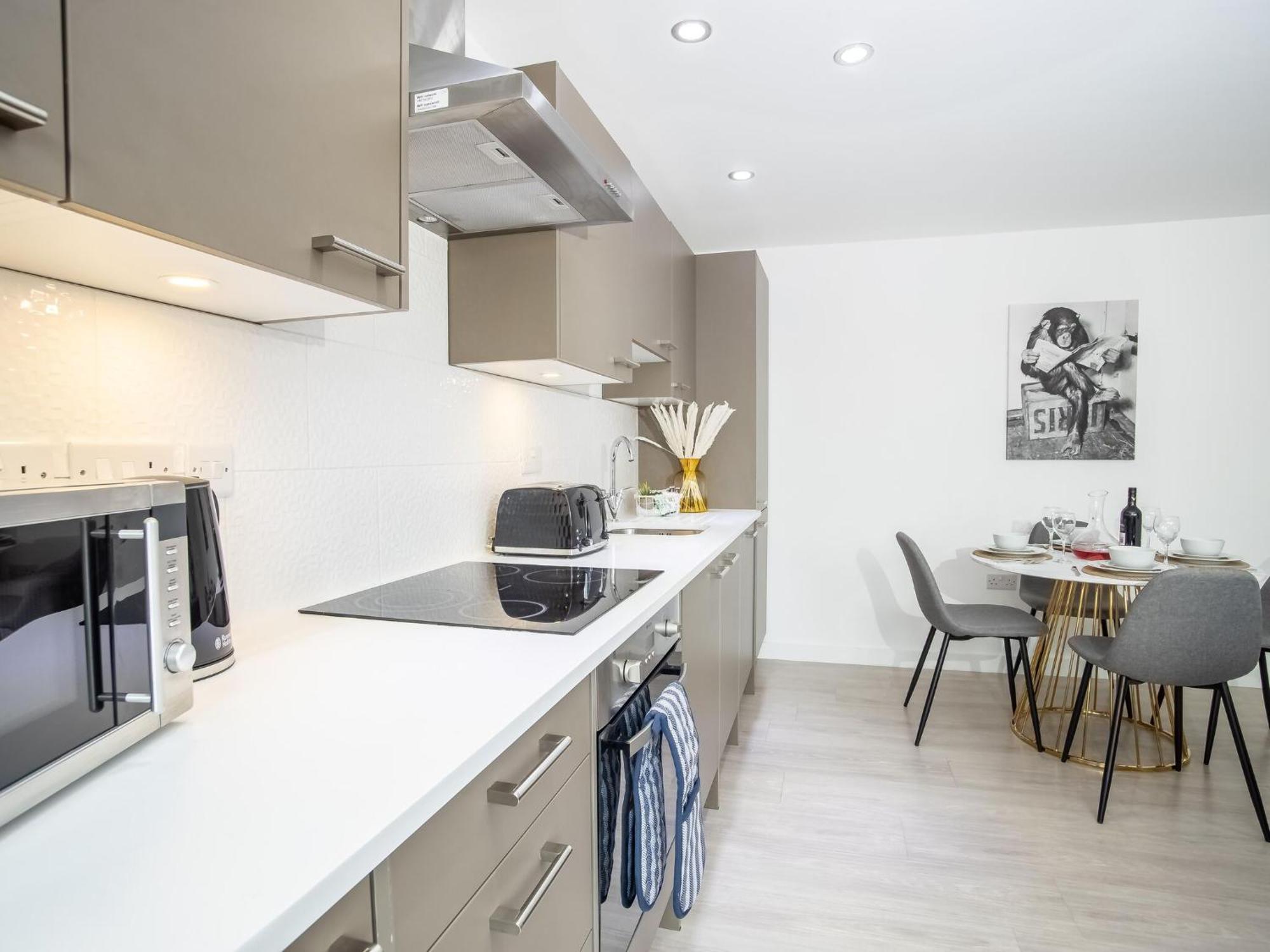 Pembroke House Apartments Exeter For Families Business Relocation Free Parking Esterno foto