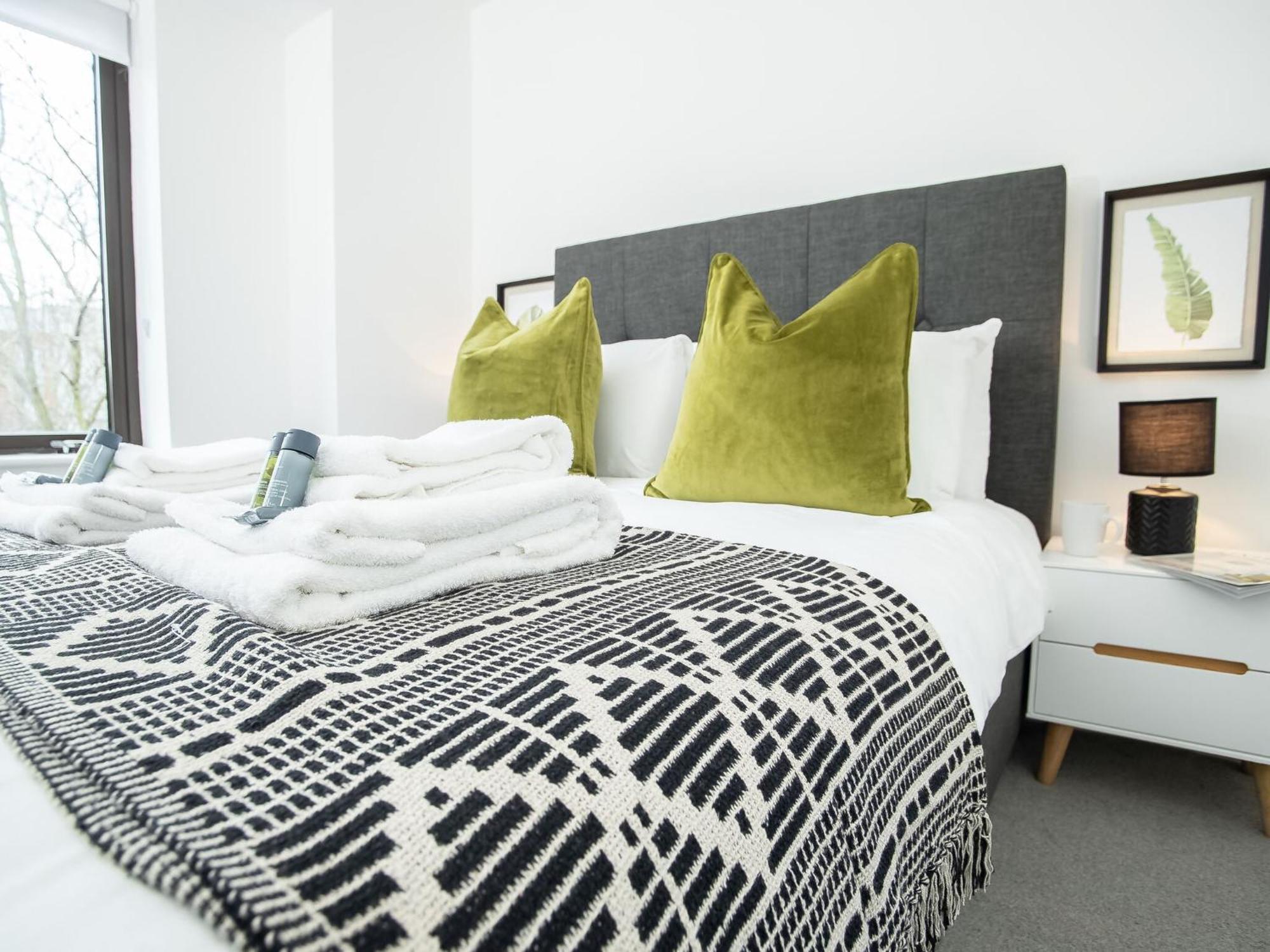 Pembroke House Apartments Exeter For Families Business Relocation Free Parking Esterno foto