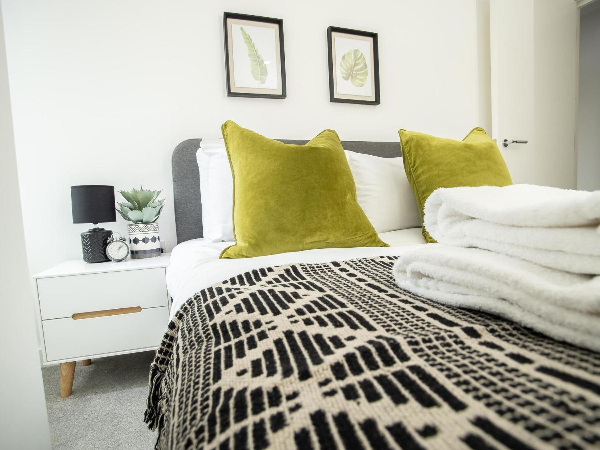Pembroke House Apartments Exeter For Families Business Relocation Free Parking Esterno foto